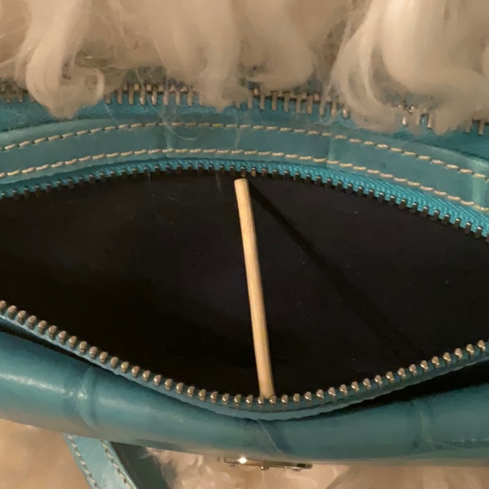 Dooney & Bourke Baby Blue Croc Wristlet Wallet With Silver Lock - Picture 6 of 11